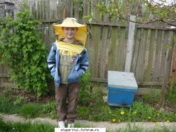 victor scarlat copilul meu viitor apicultor, pescar..