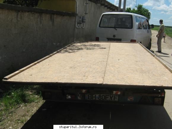 vanzare traileul are platforma facuta transporta albine,