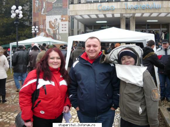 incepator rau intreaba eu...mai mainile buzunare venit, tot mainile buzunare familia fericita