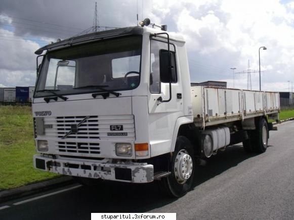 camion 4*4 volvo, 500 euro. bena foarte mare, cred are 6.5-7 imi dau seama cat mult conteaza 4x4.