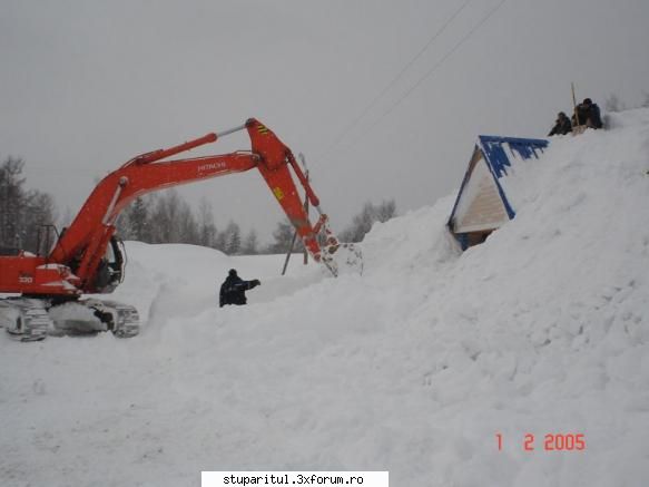 vine inca...in iarna aia s-a mers numai deasupra, era odata agat gatul niste fire curent