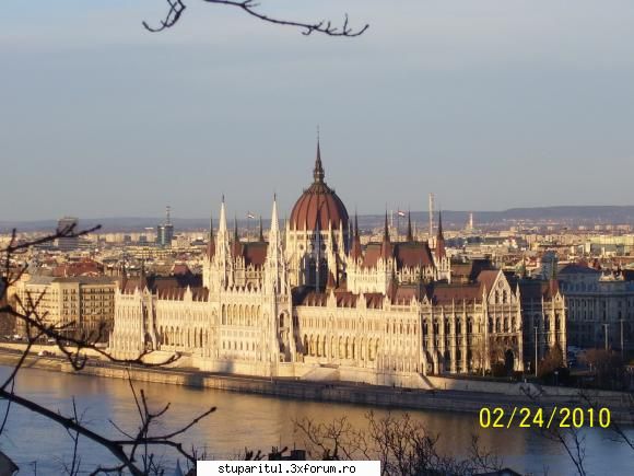 după trgul budapesta palatul ungar