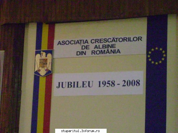 ACA la 50 de ani - In sala s-au intalnit apicultori membri aca din - ASOCIATIA CRESCATORILOR DE ALBINE