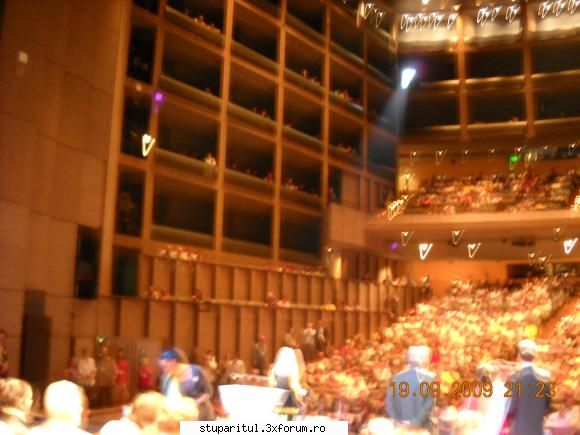 ACA medaliata la Congresul Apimondia 2009 - O poza de pe scena premiatilor - ASOCIATIA CRESCATORILOR DE ALBINE
