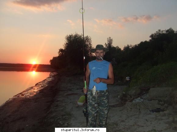 Apicultor incepator din Bucuresti ma ofer volunar - Aici eram la un peste - PAGINA APICULTORULUI INCEPATOR