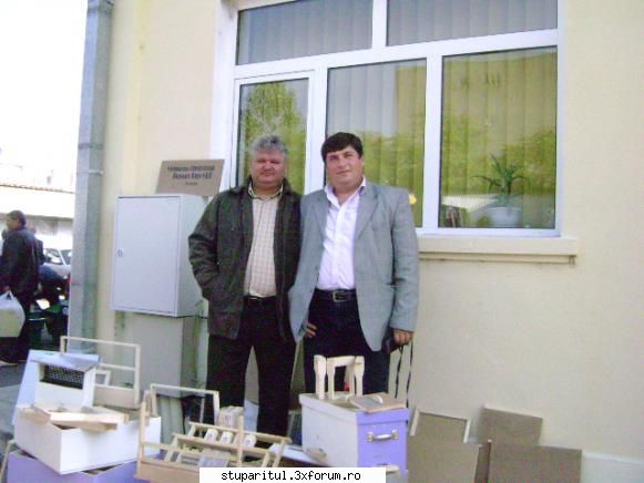 Buzau octombrie 2008 - cu prietenul meu Dan care vinde si materiale - POZE