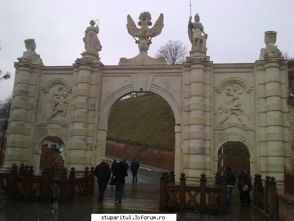 Cine nu spera, dispera, adica se curata. - si la Alba Iulia 1 decembrie - PAGINI PERSONALE ! CINE SUNT EU ?
