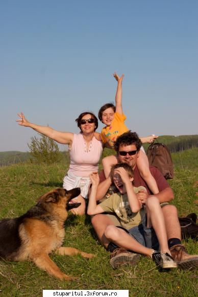 Dati-mi voie sa ma prezint ... - cu familia pe dealuri - PAGINI PERSONALE ! CINE SUNT EU ?
