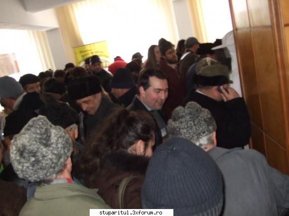 De la Iasi ( Targul apicol Martie 2010 ) - Spatiu ingust, aglomeratie mare...ca la - CALATORII SI INTALNIRI