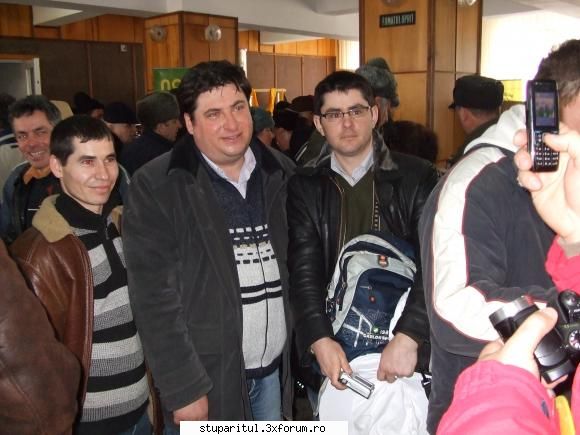 De la Iasi ( Targul apicol Martie 2010 ) - Cred ca e Dragos cu echipa lui - CALATORII SI INTALNIRI