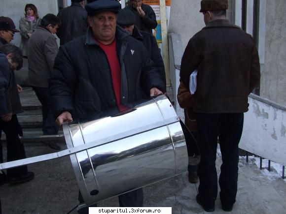 De la Iasi ( Targul apicol Martie 2010 ) - Se mai si cumpara - CALATORII SI INTALNIRI