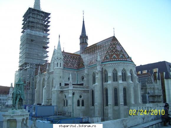 După t�rgul de la Sekesfehervar, turişti la Budapesta - Biserică �n re - CALATORII SI INTALNIRI