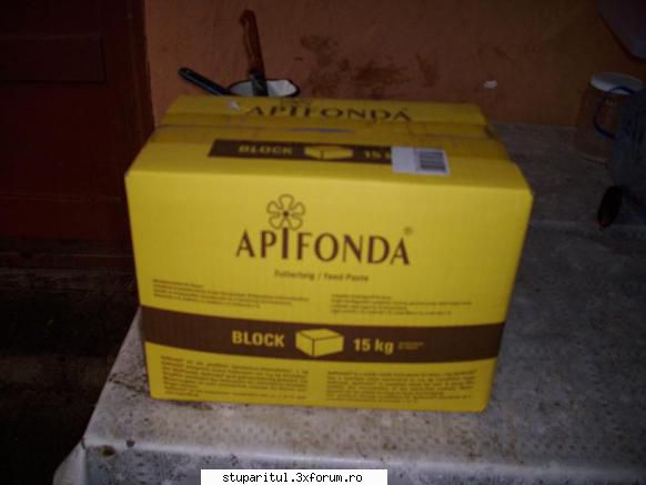 Experiment in derulare: Zahar invertit, versus Miere, versus Apifonda - Apifonda Este u - HRANIREA ARTIFICIALA