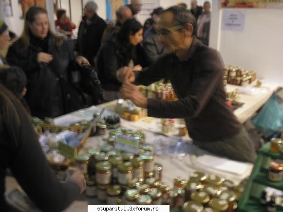 Expozitia de artizanat de la Milano - Un producator de creme cosmetice pe baza de - CALATORII SI INTALNIRI