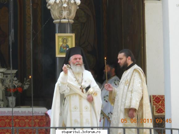 Fetitele mele dragi - azi ca de obicei la manastire - PAGINI PERSONALE ! CINE SUNT EU ?