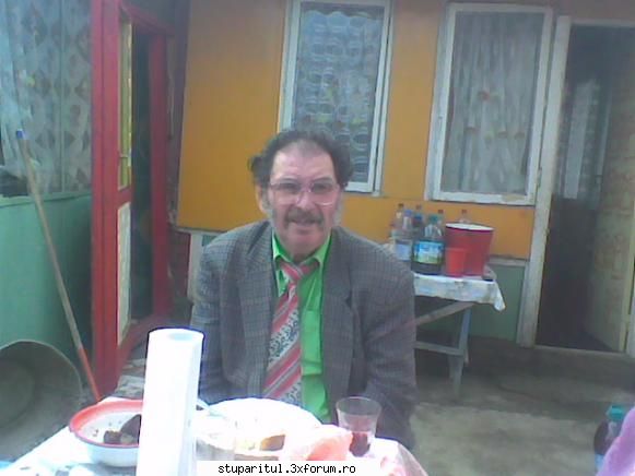 Folia; PRO &CONTRA - va rog frumos sa-mi spuneti si mie daca am - INTRETINEREA ALBINELOR