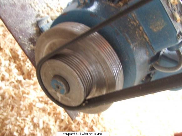 Freza - salut echo uite cum am facut eu fulia de la motor - ECHIPAMENTE SI UTILAJE APICOLE