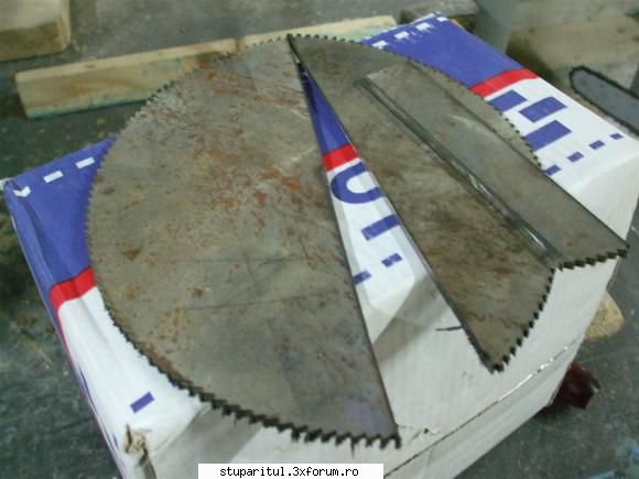 Freza - Dintr-o panza circulara de taiat metale cu - ECHIPAMENTE SI UTILAJE APICOLE