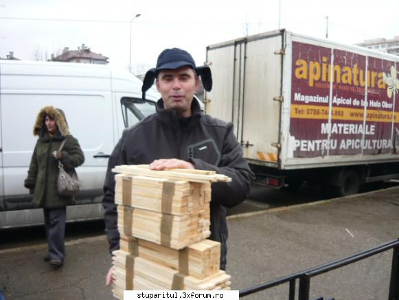 Incepator rau intreaba pe profesionisti II - priviti-l...el e norocosul - PAGINA APICULTORULUI INCEPATOR