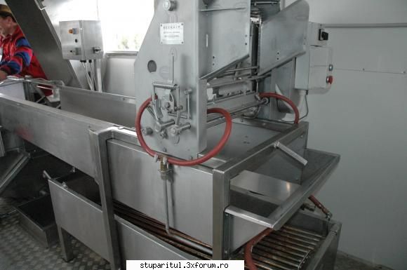 Laborator mobil - cu masina de descapacit - ECHIPAMENTE SI UTILAJE APICOLE