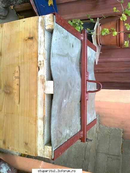Marea ieseala - outrade - ECHIPAMENTE SI UTILAJE APICOLE