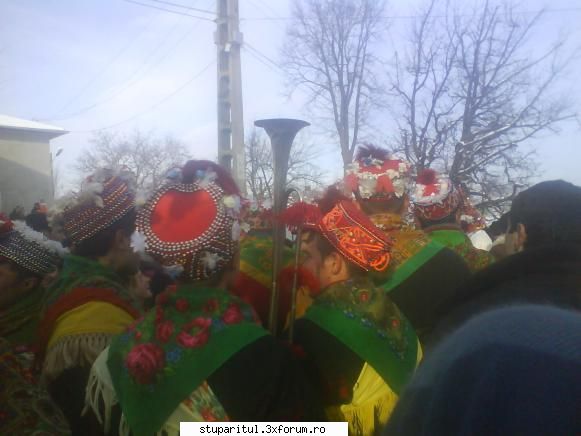 Moldova - locuri, oameni, mentalitati - Uratorii s�nt din Paşcani - BATTLEFIELD - CAMP DE LUPTA