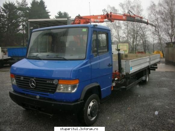 Paletizarea si incarcarea stupilor - mercedes cabina simpla - ECHIPAMENTE SI UTILAJE APICOLE