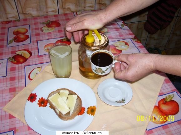 Poze de...calendar - N-aş vrea să se interpreteze ca - CAFENEA - DISCUTII DESPRE ORICE