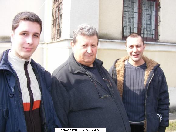 Poze targul Faget 2008 - D-ul Petriti inconjurat de tineretul Banatean - POZE