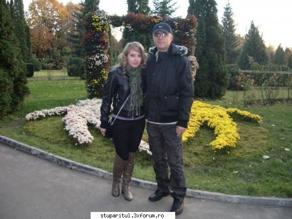 Pozele lui FreeCristian - Expozitia se afla in gradina botanica Copou Iasi - POZE