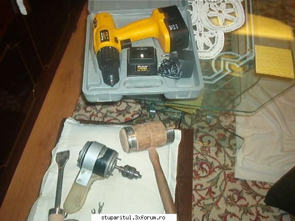 Scule utile in stupina: - costieanuconstantin - ECHIPAMENTE SI UTILAJE APICOLE