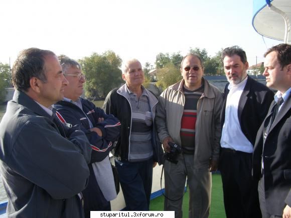Simpozion de apicultura Tulcea - discuti ii apicole pe bratul Sulina - POZE