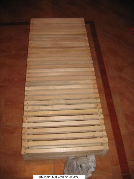 Stand de incleiat rame - Leaturile superioare terminate - ECHIPAMENTE SI UTILAJE APICOLE