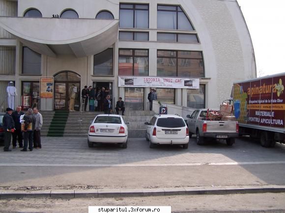 Targ Apicol IASI-2009 - Au venit 7 firme ,dintre cele mai - CALENDAR APICOL - EVENIMENTE APICOLE