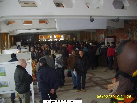 targ cimpina lume multa sala afara era frig