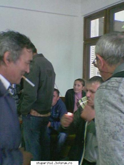 Targ apicol Bucuresti - discutie "aprinsa" intre gica (stanga) si - CALENDAR APICOL - EVENIMENTE APICOLE