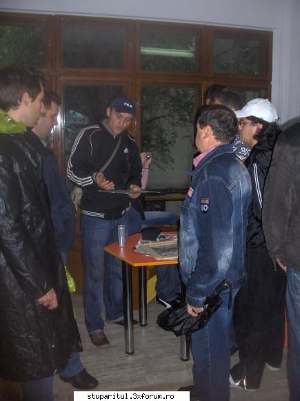 Targ apicol Bucuresti - Schimb de informatii Explica d-l Cristi Man ( - CALENDAR APICOL - EVENIMENTE APICOLE