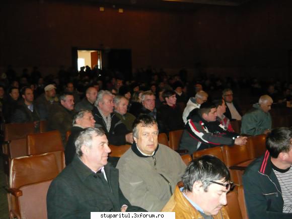 Tirgul apicol al "Tarii Fagarasului" - Sala plina de apicultori - CALENDAR APICOL - EVENIMENTE APICOLE