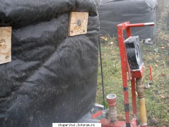 Tratament cu acid oxalic - Aici se vede mai bine instalatia...si tevile cu - BOLI SI DAUNATORI - TRATAMENTE