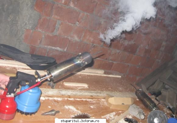 Tratarea Varoozei cu vaporizator tip Furetto - lucian_stoianof - BOLI SI DAUNATORI - TRATAMENTE