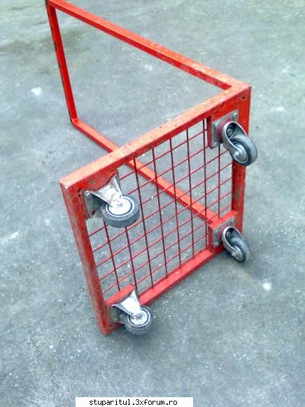 Unelte si scule apicole ajutatoare - Sal'tare! Doua role sunt fixe si doua ( - ECHIPAMENTE SI UTILAJE APICOLE