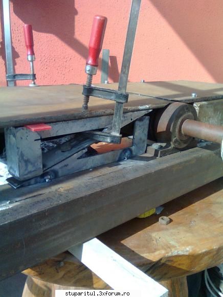 Utilaje tamplarie lemn - si ma intereseaza in continuare niste idei ,caci - ECHIPAMENTE SI UTILAJE APICOLE