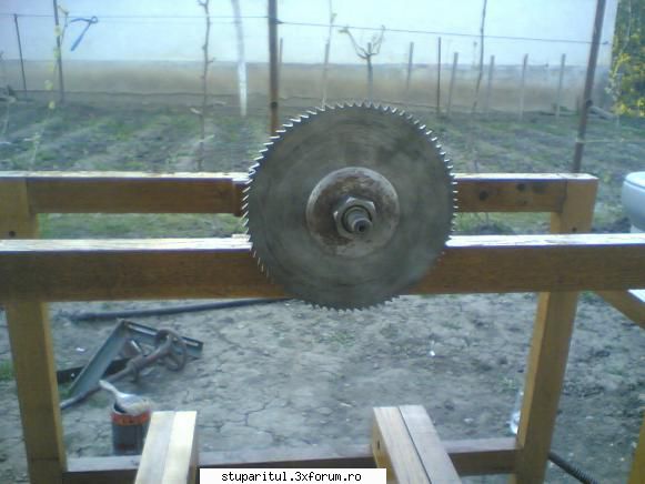 Utilajul meu: - A fost facut prin anii 80-85 la Electroputere - ECHIPAMENTE SI UTILAJE APICOLE