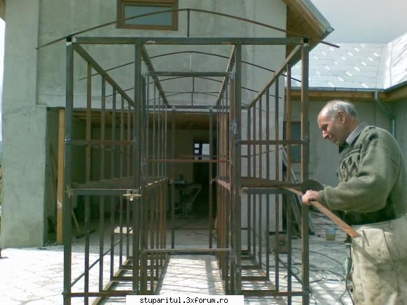 VAGONU APICOL?????[bun]/Discutii despre pavilioane - dupa inca o zi de munca - ECHIPAMENTE SI UTILAJE APICOLE