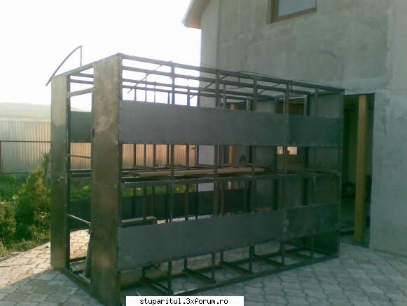 VAGONU APICOL?????[bun]/Discutii despre pavilioane - inaintam incet , dar sig - ECHIPAMENTE SI UTILAJE APICOLE