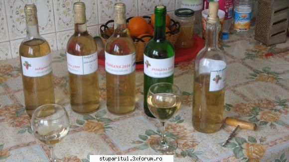 ce arati dumneata acolo domnu... e soi rau , hibrid nauc .

 indigena de cochirleni  este vin de