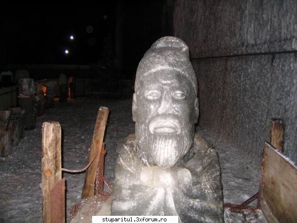 alt Slanic ... adica Prahova - figurine cioplite in sare - CALATORII SI INTALNIRI