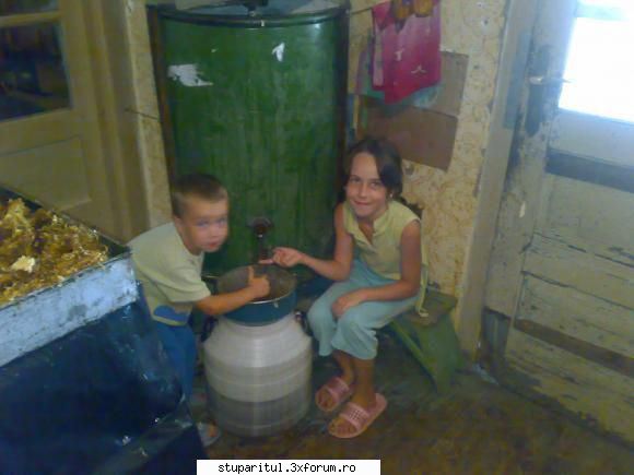 apicultor in miniatura - Ce bine ca avem cui preda shtafeta ... peste ani - POZE