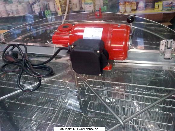centrifuga radiala pe 7 sau 8 rame!!! - ghimpati - ECHIPAMENTE SI UTILAJE APICOLE
