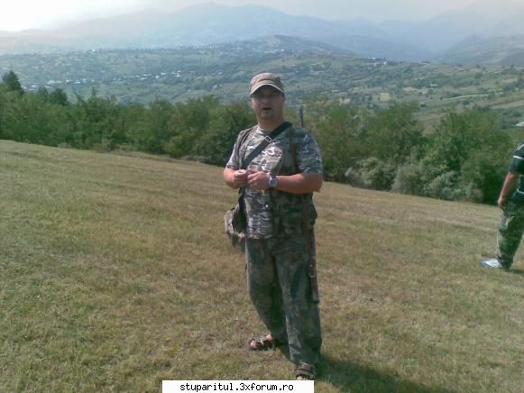 florin - fanetile din satul Poiana - PAGINI PERSONALE ! CINE SUNT EU ?